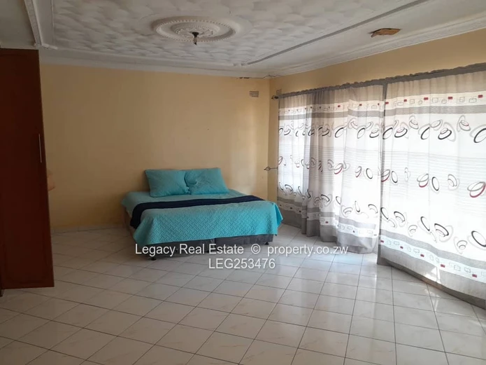 Zimre Park 5-Bed Home with Borehole, Garage & Driveway (Sole Mandate)