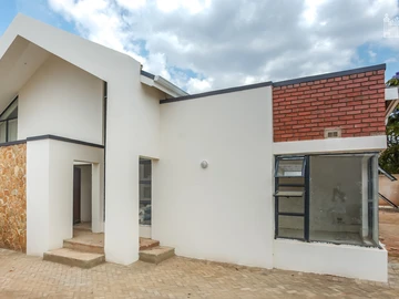 3 Bedroom Garden Flat