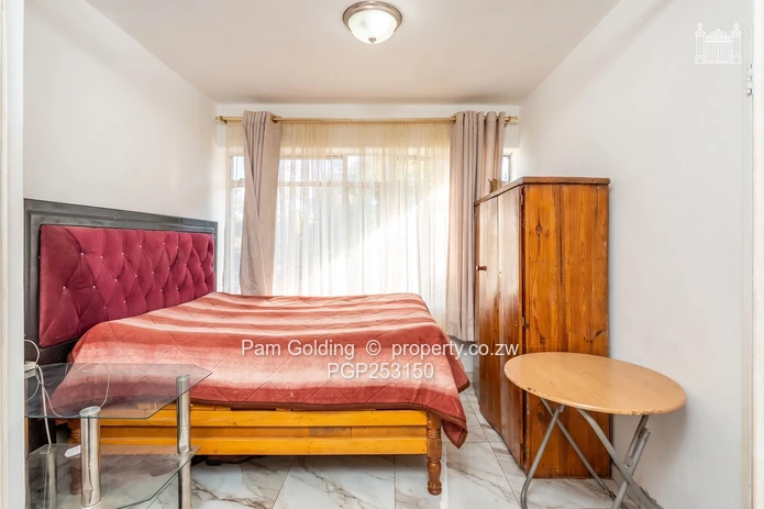 Avenues 1 bed flat for Sale (Sole Mandate)