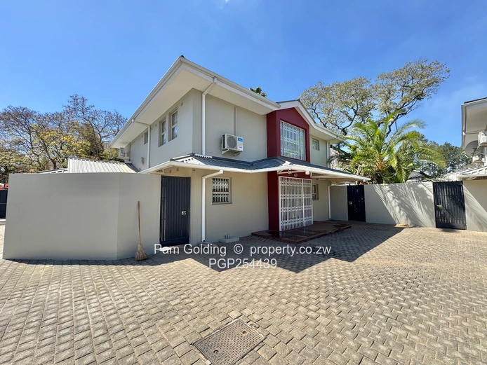Newlands – Spacious 3 Bedroom Townhouse In Exclusive Complex