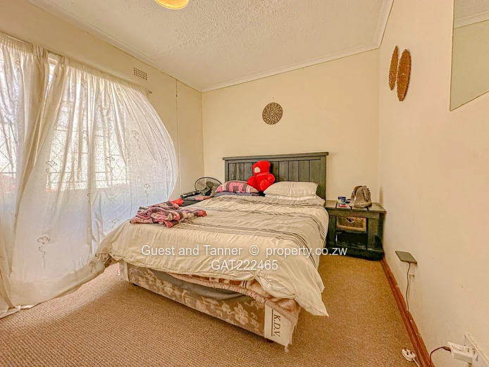 Spacious 3-Bedroom House for Sale Near Harare – Ensuite, Borehole and Staff Quarters in Emerald Hill