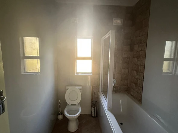 6 Bedroom Flat & Apartment