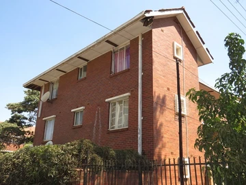 2 Bedroom Flat & Apartment