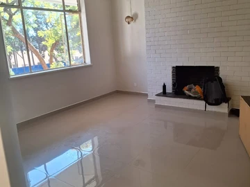 2 Bedroom Flat & Apartment