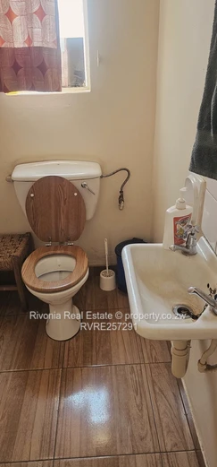Milton Park 4BR Home/Office — Solar, Tank, En-Suite