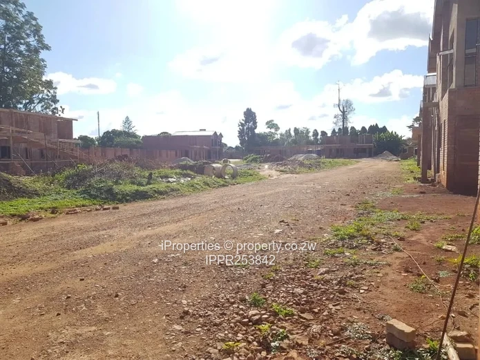 Lovely Townhouses in Courtyard Place, Helensvale, Harare North: