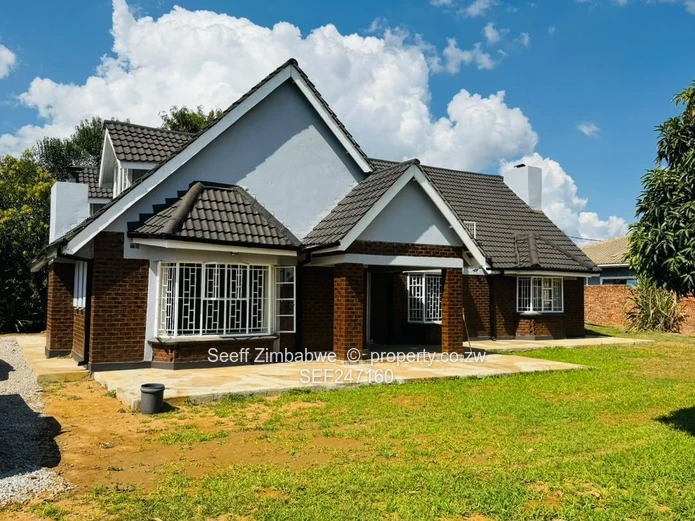 Modern 4-Bed Home in Knowe on 2305m² with Borehole