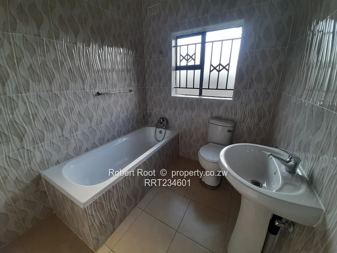  3 Bedroomed apartment to rent in Waterfalls