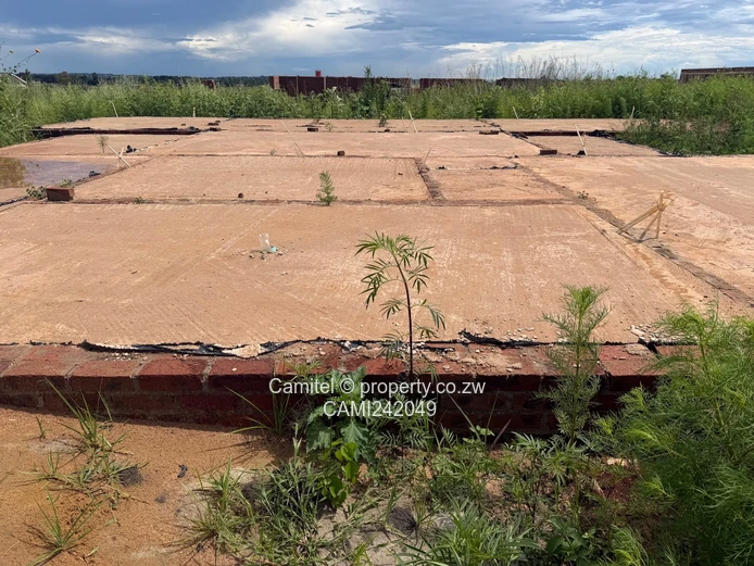 Nyeredzi Ridge 500sqm with deeds at slab level with 4 beds