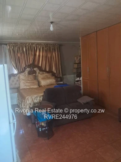 Mainway Meadows 4BR Home with Solar & Garden (540sqm)