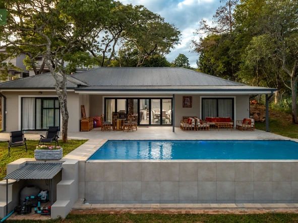 New Home on an Acre with Excellent Borehole and Views