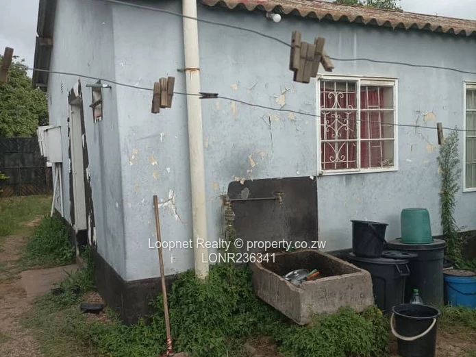 Neat 2-Bed Home in Mufakose - Garden, Good ZESA (Sole Mandate)