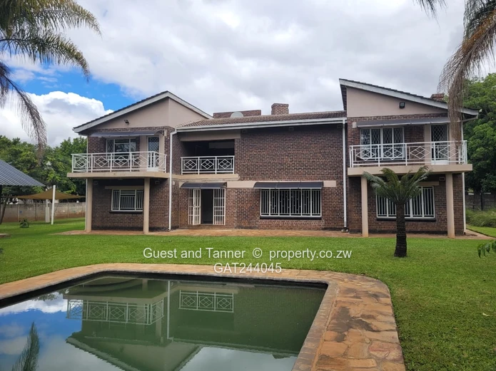 9 Bedroomed house For Sale In Gunhill
