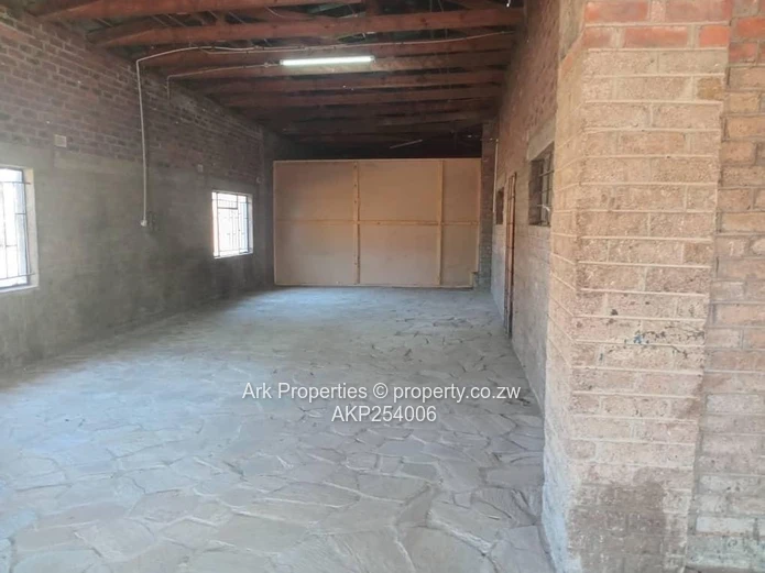 Warehouse To Let in Norton