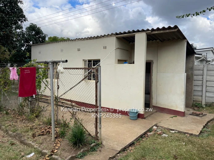 1600 s/mtrs with House for sale closer to S Machel Ave and Cresta Hotel Part of Eastlea  (Sole Mandate)