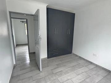 3 Bedroom Flat & Apartment