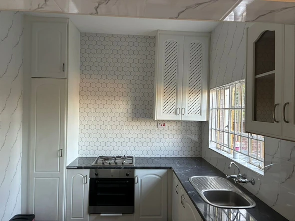 3 Bedroom Flat & Apartment
