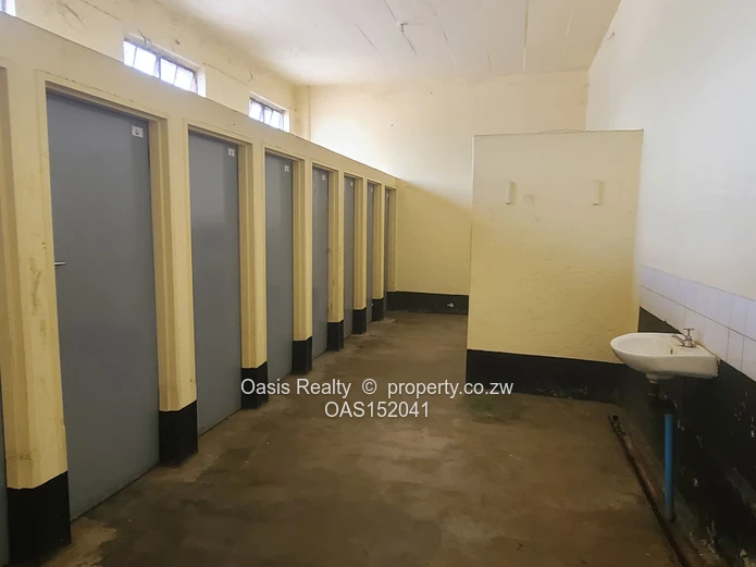 Warehouse to Let (Sole Mandate)