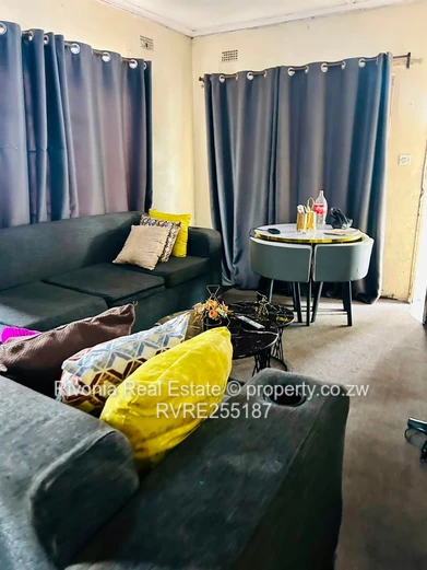 Glen Norah 3-Bed, 2-Bath Home - Walled with Verandah