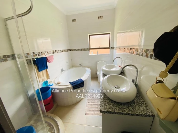 Executive Sanctuary in Elite Brookview 5-Bed En-Suite Masterpiece with Triple Borehole System (Sole Mandate)