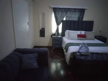2 Bedroom Flat & Apartment