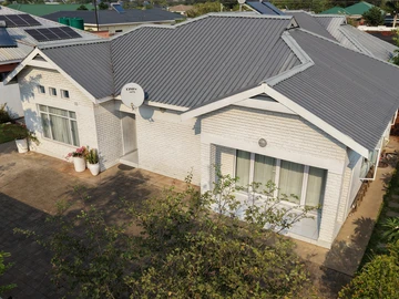 6 Bedroom House