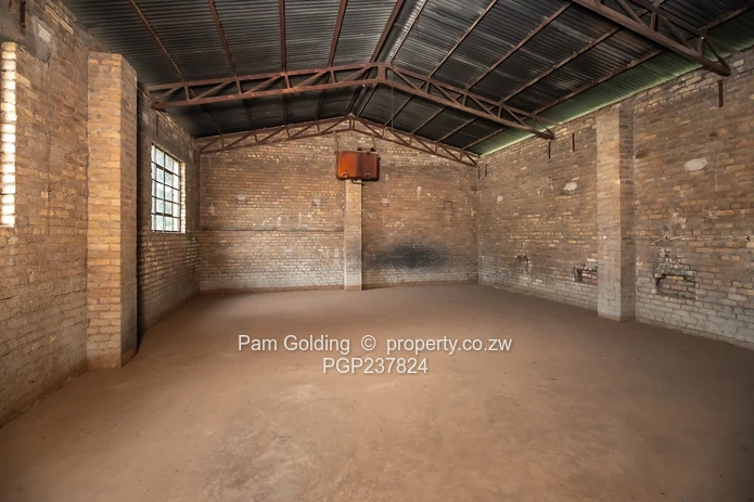 Ardbennie Warehouse, Main Road frontage