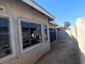 6 Bedroom House