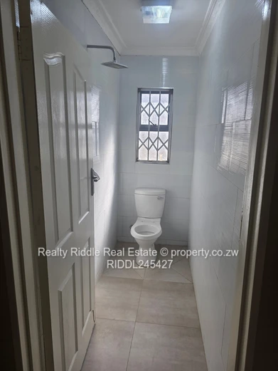 Gated 5-Bed Home with Borehole in Crowborough