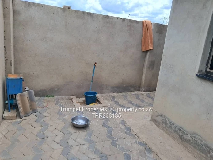 5-Bed Budiriro Home — Secure Gate, Borehole, Paved Yard