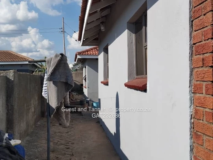 Modern 4-Bedroom House for Sale in Madokero Near Harare – Spacious Home with Deeds and Secure Wall