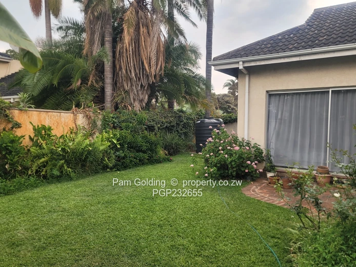 A Garden Flat With A Garden !!!