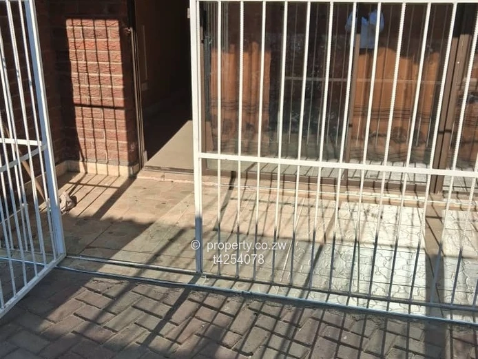Madokero Estate house to rent 