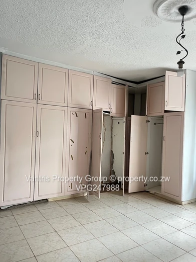 5-Bed Home in Knowe Norton — Title deed !!! (Sole Mandate)