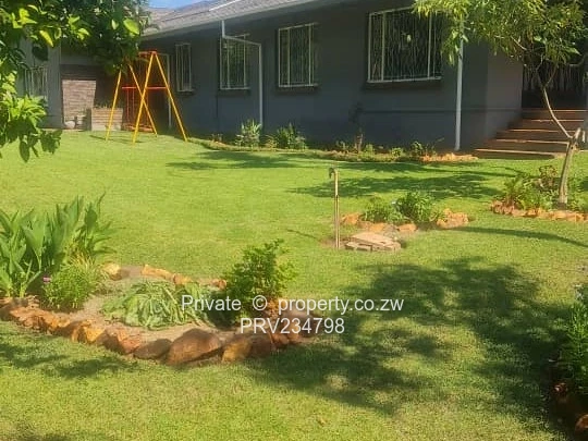 Gweru Daylesford Property for sale (4000sqm, 5beds, D+G, CCTV?)