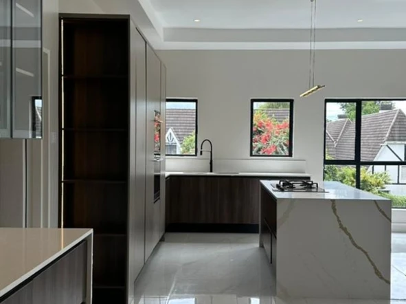 3 Bedroom Flat & Apartment