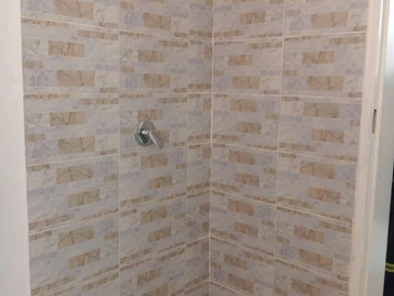 2 Bedroom Flat & Apartment