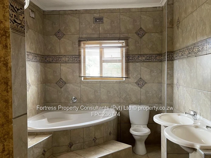 Solid Golden Oldie – 5-Bedroom Double-Storey Home for Rent in The Grange 