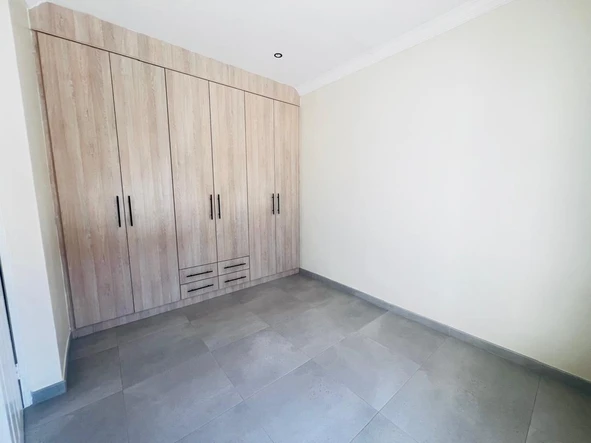 3 Bedroom Flat & Apartment