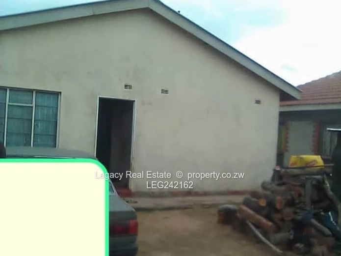 Fully Furnished 3 Bedroom Cluster for Rent – Avondale West