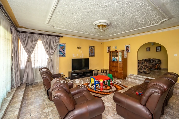 House with seperate cottage - Ideal for Rental Income