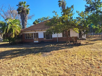 Main road frontage with massive potential 