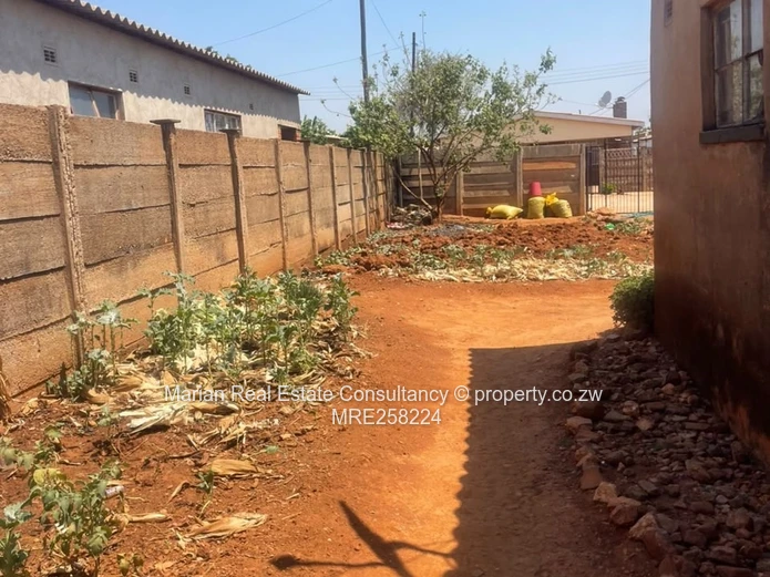4 Room House Nketa 9, For Sale