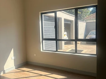 3 Bedroom Flat & Apartment