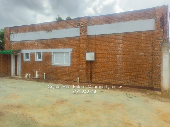 Bluffhill Shop Now Available  USD 1500 PER MONTH