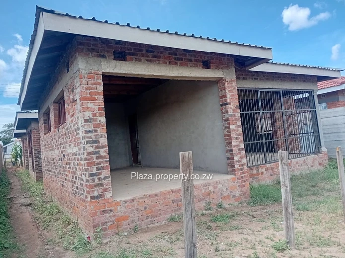 Incomplete house for sale in Glen View Extension
