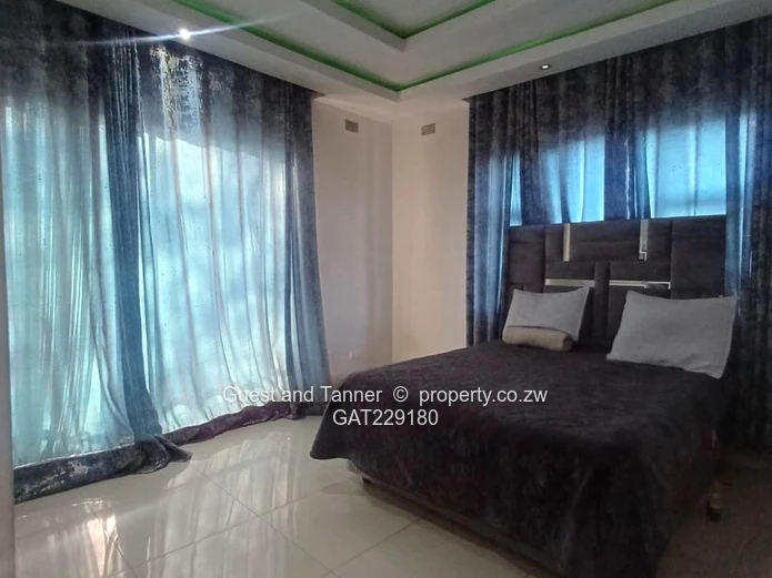 Luxurious Family Home in Avondale West!