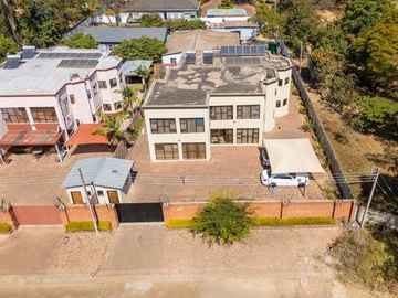 5 Bedroom Flat & Apartment