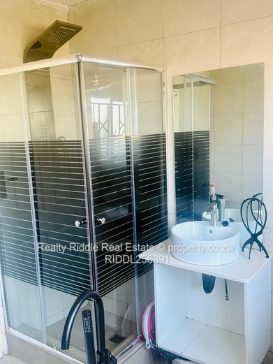 Budiriro 4-Bed House — 3 Baths, Freestanding Tub