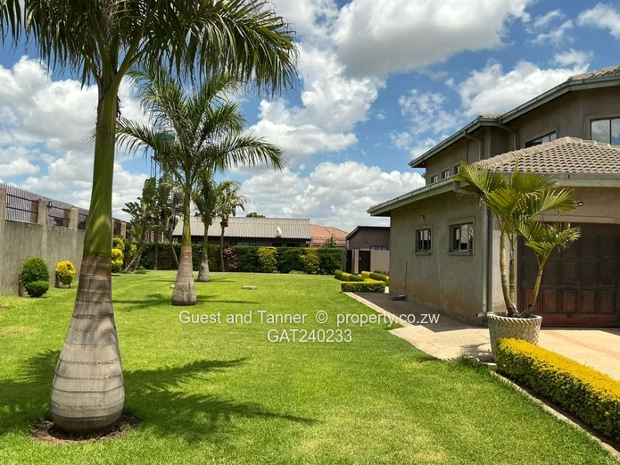 CHITUNGWIZA RIVERSIDE LOW DENSITY - Spacious Double Storey Home with 4 Solar Powered Modern Cottages